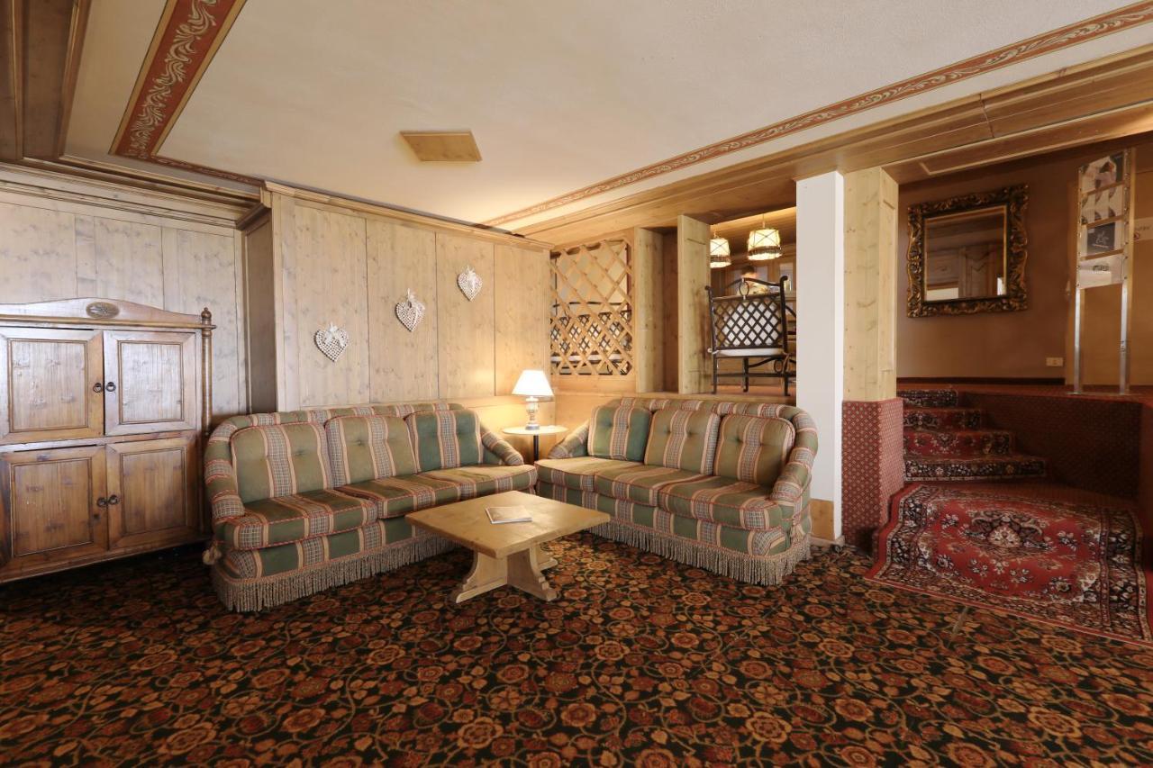 Hotel Perla Madonna di Campiglio Exterior foto